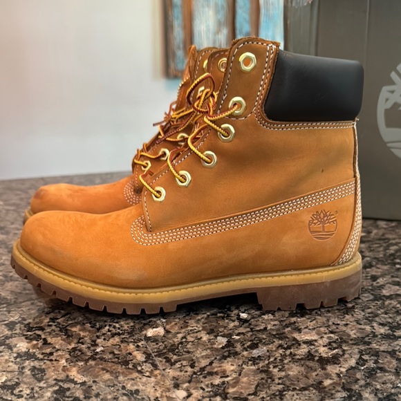 Timberland premium 6 inch waterproof Boots with wheat Nubuck Leather 9 - Picture 5 of 14